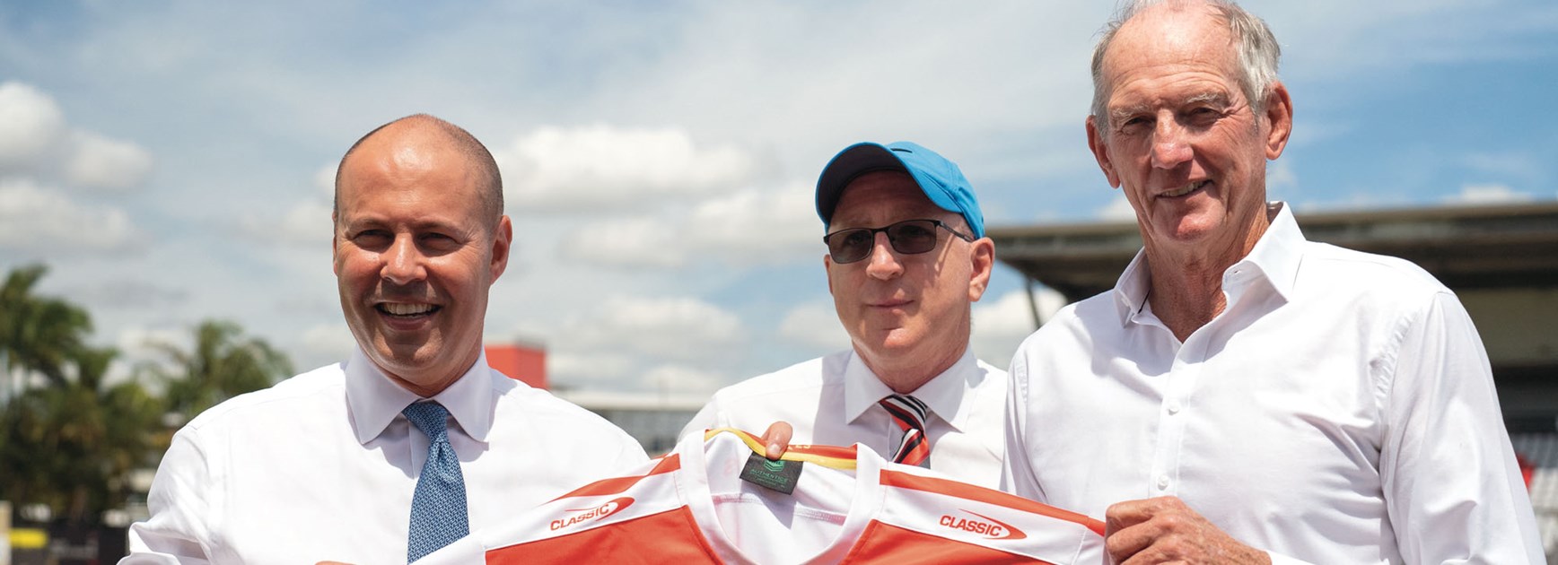 Treasurer visits Dolphins HQ