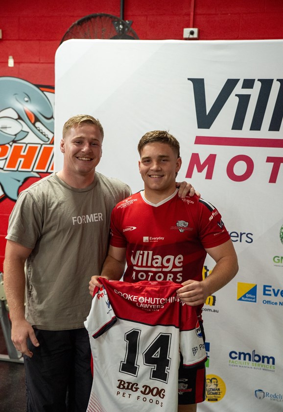 Max Plath presents brother Jordan with his Redcliffe Dolphins jersey ahead of Jordan's First Queensland Cup game (2025)